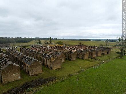 Vista aérea de las antiguas instalaciones de una tabacalera próxima a la capital - Tacuarembo - URUGUAY. Photo #82776