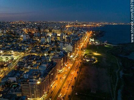 Vista aérea de la rambla M. Gandhi al atardecer - Departamento de Montevideo - URUGUAY. Foto No. 82878