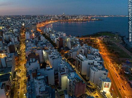 Vista aérea de Trouville y Pocitos al anochecer - Departamento de Montevideo - URUGUAY. Foto No. 82873