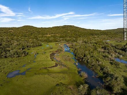 Aerial view of the Laureles stream in the Lunarejo valley. Boundary between the departments of Rivera and Tacuarembó. - Department of Rivera - URUGUAY. Photo #83870