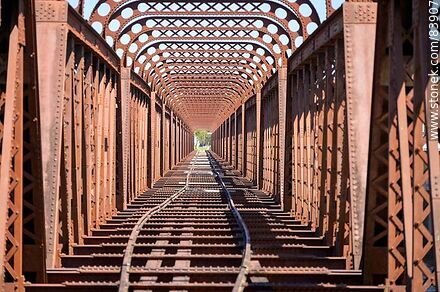 Antiguo puente ferroviario que cruza el río Cuareim - Departamento de Artigas - URUGUAY. Foto No. 83907