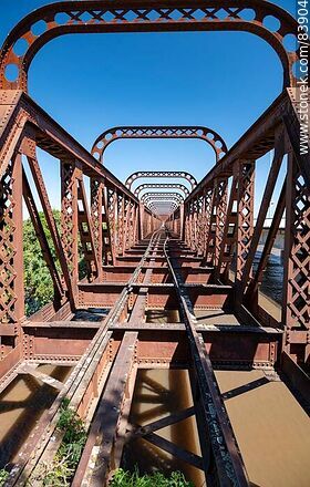 Antiguo puente ferroviario que cruza el río Cuareim - Departamento de Artigas - URUGUAY. Foto No. 83904