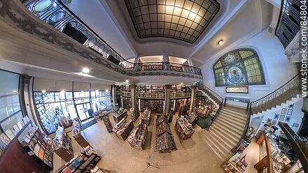Vista en angulo muy abierto del la librería Puro Verso ex óptica Pablo Ferrando - Departamento de Montevideo - URUGUAY. Foto No. 84804