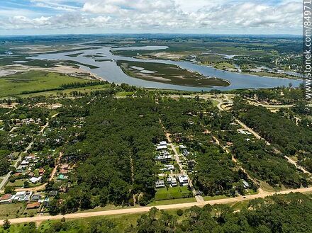 Vista aérea de la avenida Miguel Ángel y el arroyo Maldonado - Punta del Este y balnearios cercanos - URUGUAY. Foto No. 84971