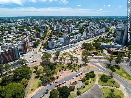 Vista aérea de las avenidas Vidiella, Ricaldoni, Larrañaga e Italia con su túnel - Departamento de Montevideo - URUGUAY. Foto No. 85305