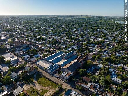 Vista aérea de la ciudad de Paysandú - Departamento de Paysandú - URUGUAY. Foto No. 85828