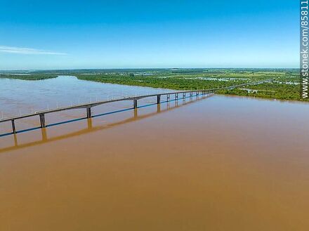 Aerial view of the General Artigas bridge between Paysandu and Colon on the Uruguay river. Argentine shore - Department of Paysandú - URUGUAY. Photo #85811