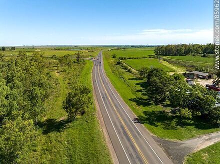 Aerial view of Route 3 south to the Route 30 turnoff. - Artigas - URUGUAY. Photo #85962