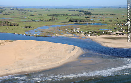 Desembocadura del arroyo Valizas - Departamento de Rocha - URUGUAY. Foto No. 29385