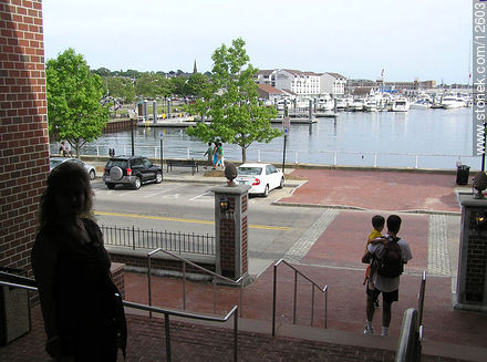 Vista al puerto de Newport -  - EE.UU.-CANADÁ. Foto No. 12603