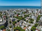 Vista aérea del barrio Pocitos. Bulevar España, Ombú - Foto #86416