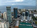 Vista aérea de las torres del WTC Montevideo, torre Óvalo del complejo Platinum, Torres del Puerto y el Río de la Plata - Foto #86544