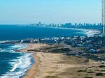 Vista aérea de la playa Montoya en invierno con el fondo de Punta del Este - Foto #86814