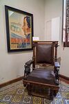 Museo Histórico de Durazno, casa de Rivera. Sillón de roble perteneciente al Senado de la República en el Cabildo de Montevideo desde 1886 a 1925, tapizado restaurado. - Foto #87335