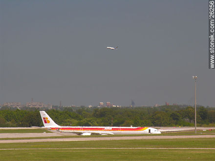 Ruta 101 Aeropuerto Carrasco - Departamento de Canelones - URUGUAY. Foto No. 26256