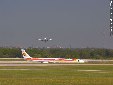 Ruta 101 Aeropuerto Carrasco - Departamento de Canelones - URUGUAY. Foto No. 26259