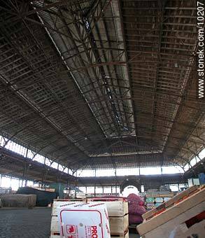 Mercado Agricola in the year 2004 - Department of Montevideo - URUGUAY. Photo #10207