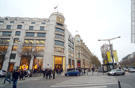 Louis Vuitton en Champs Elysées - París - FRANCIA. Foto No. 24975
