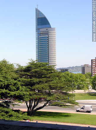 Torre Antel desde el Palacio Legislativo - Departamento de Montevideo - URUGUAY. Foto No. 23032