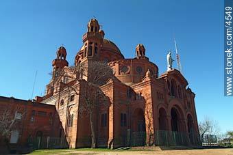 Cerrito de la Victoria church - Department of Montevideo - URUGUAY. Photo #4549